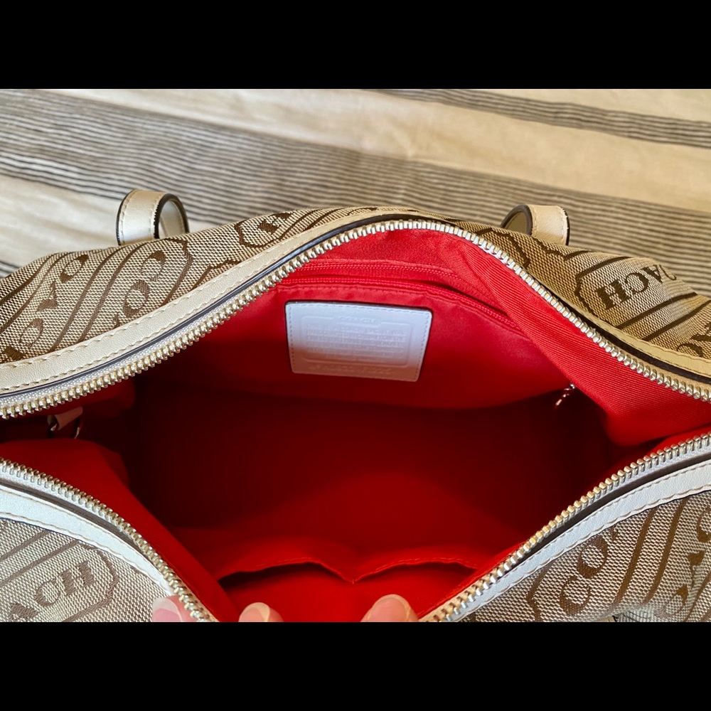 Authentic Coach Tote - Picture 4 of 6